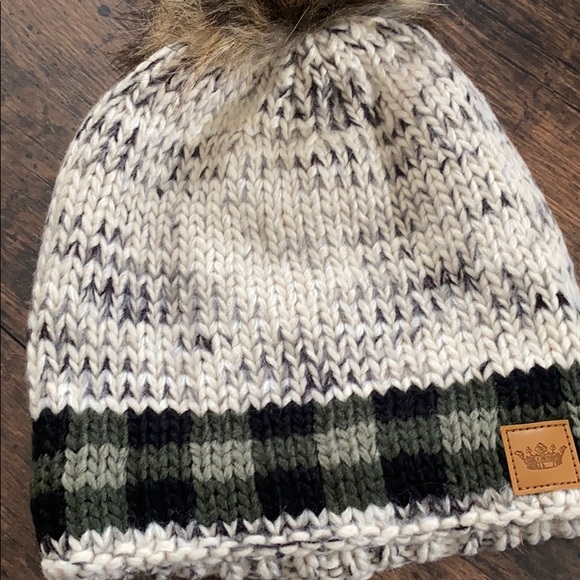 Green Buffalo Trim Fleece Lined Faux Fur Beanie - Picture 4 of 4